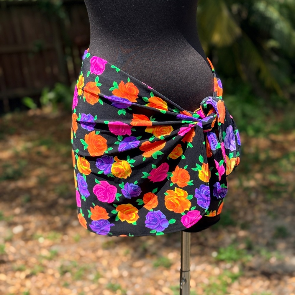 Vintage 1999 Victoria’s Secret Floral Wrap Sarong Beach Coverup